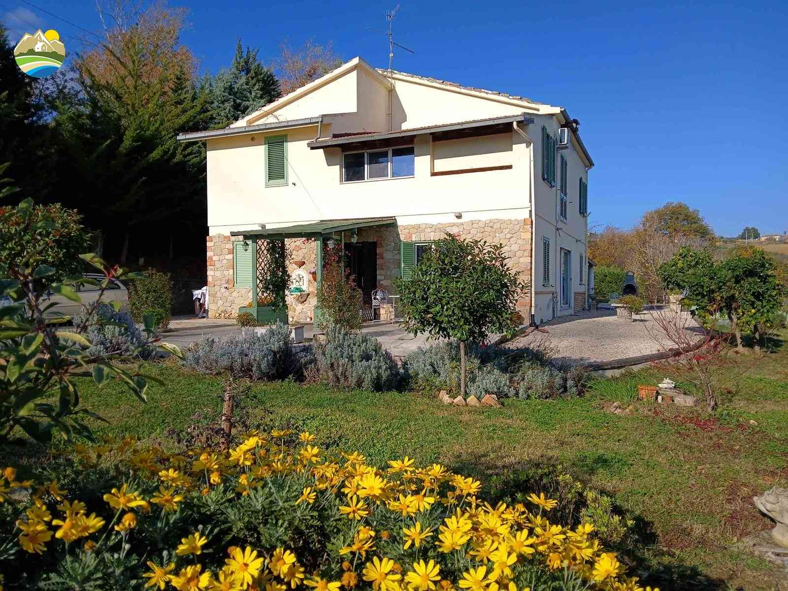 Country Houses Casa Falco - Penne - EUR 540.688