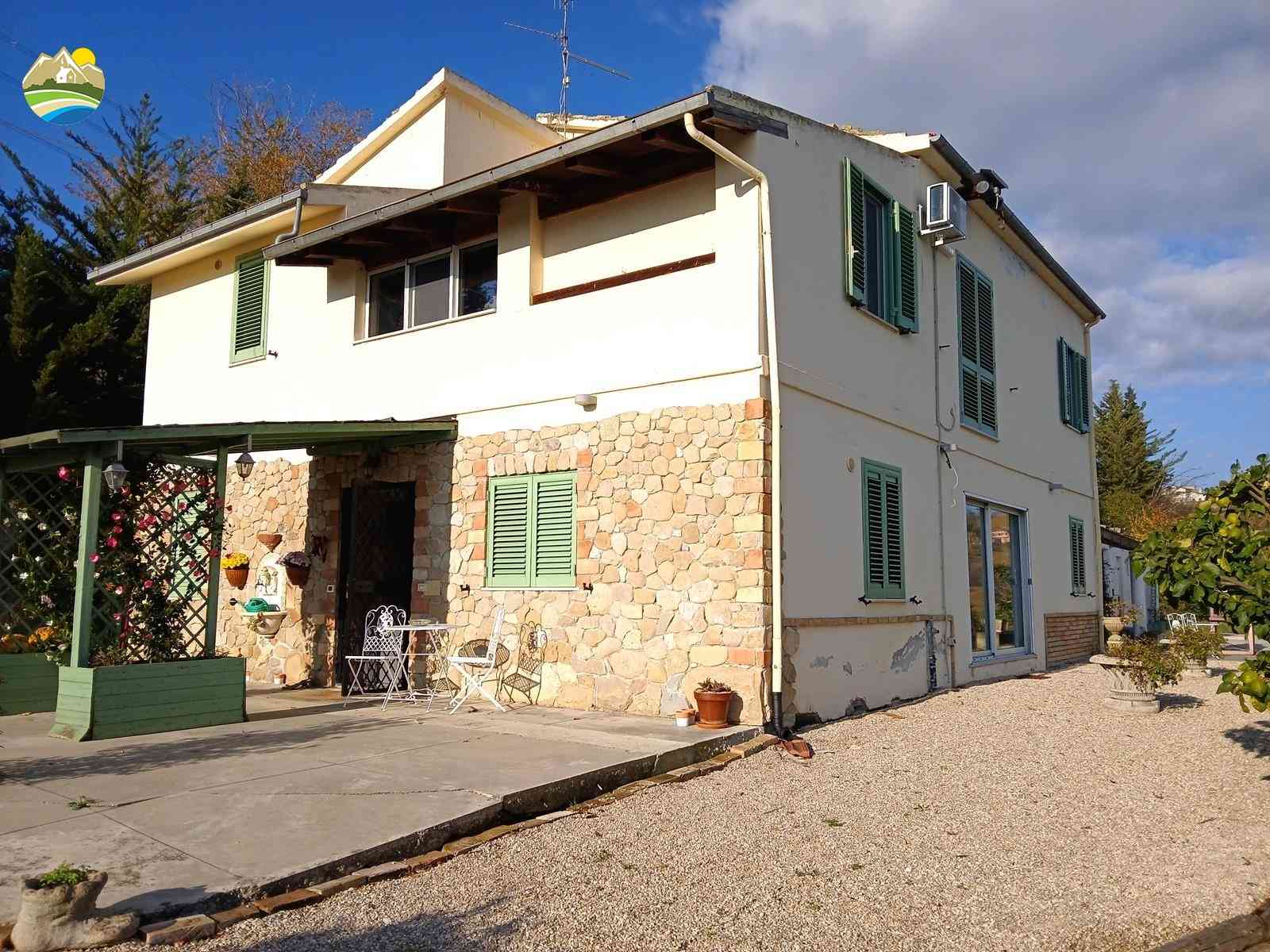 Country Houses Country Houses for sale Penne (PE), Casa Falco - Penne - EUR 540.688 1250