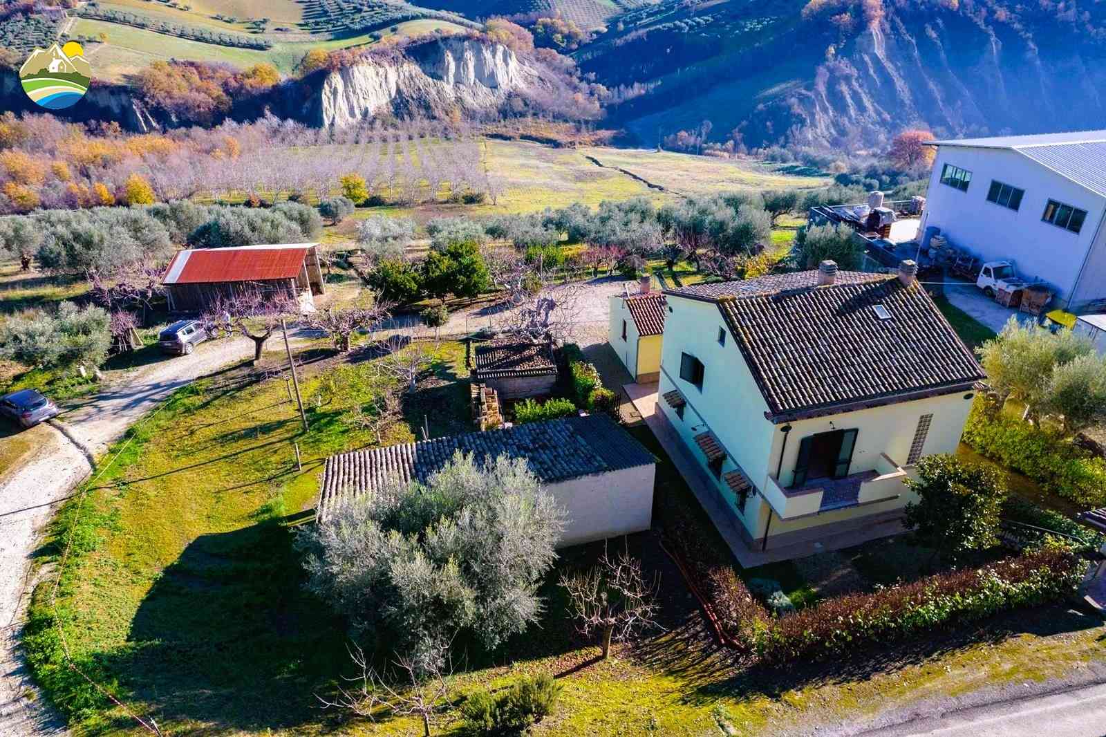 Country Houses Country Houses for sale Castilenti (TE), Casale Malvarosa - Castilenti - EUR 234.844 810