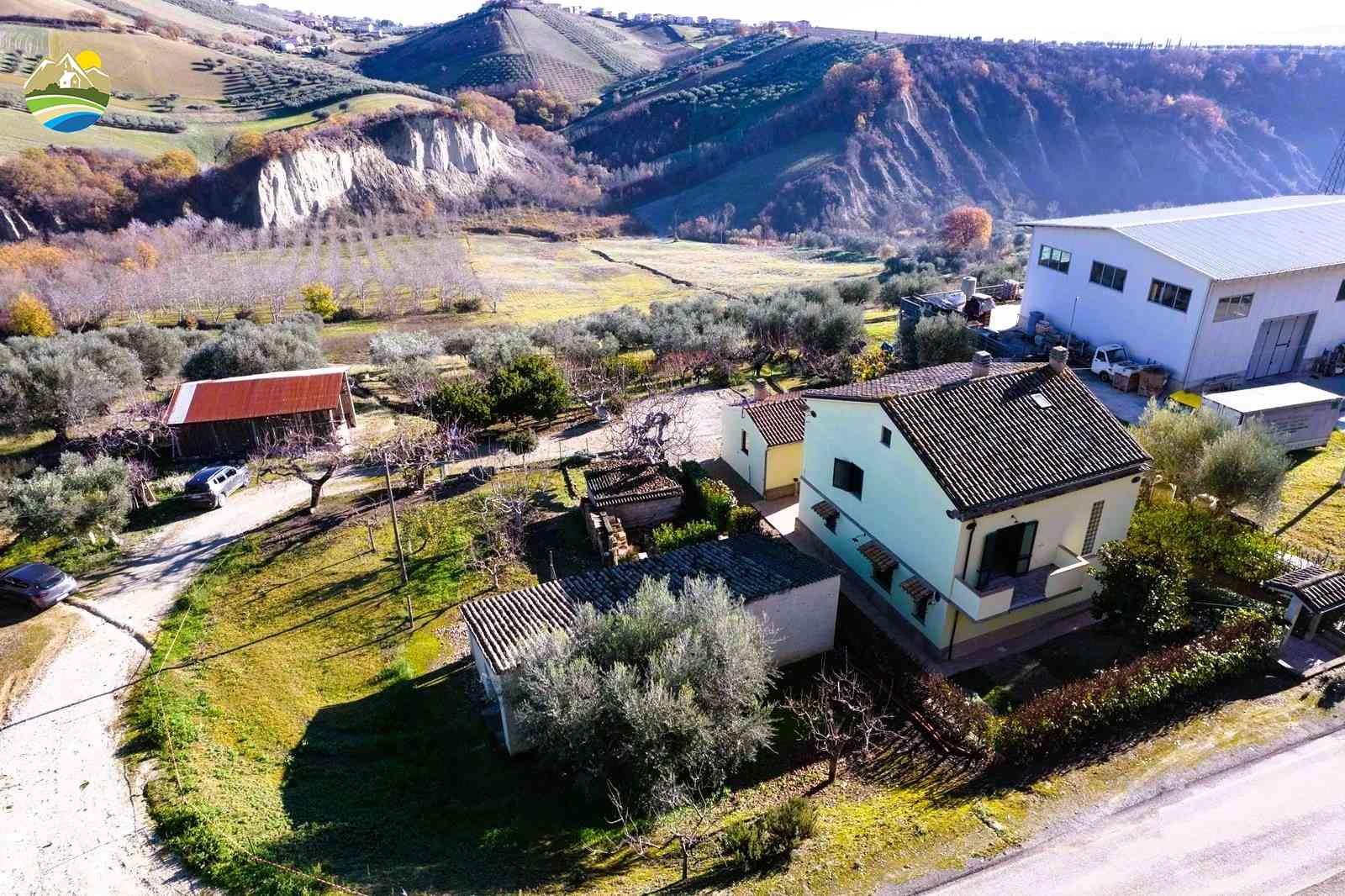 Country Houses Country Houses for sale Castilenti (TE), Casale Malvarosa - Castilenti - EUR 234.844 830