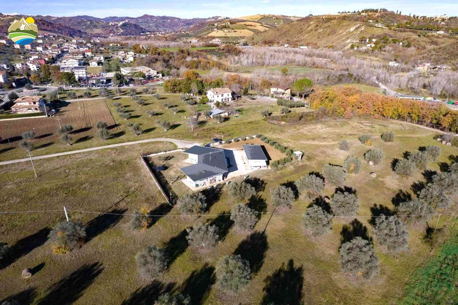 Villa Villa for sale Castiglione Messer Raimondo (TE), Villa Luce - Castiglione Messer Raimondo - EUR 709.995 1030