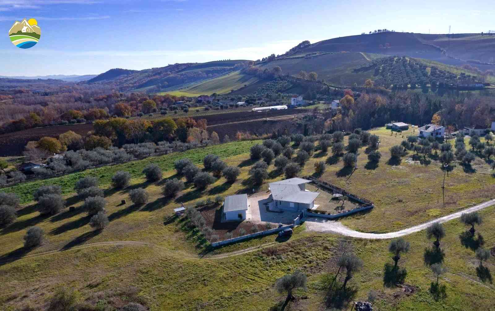 Villa Villa for sale Castiglione Messer Raimondo (TE), Villa Luce - Castiglione Messer Raimondo - EUR 709.995 890