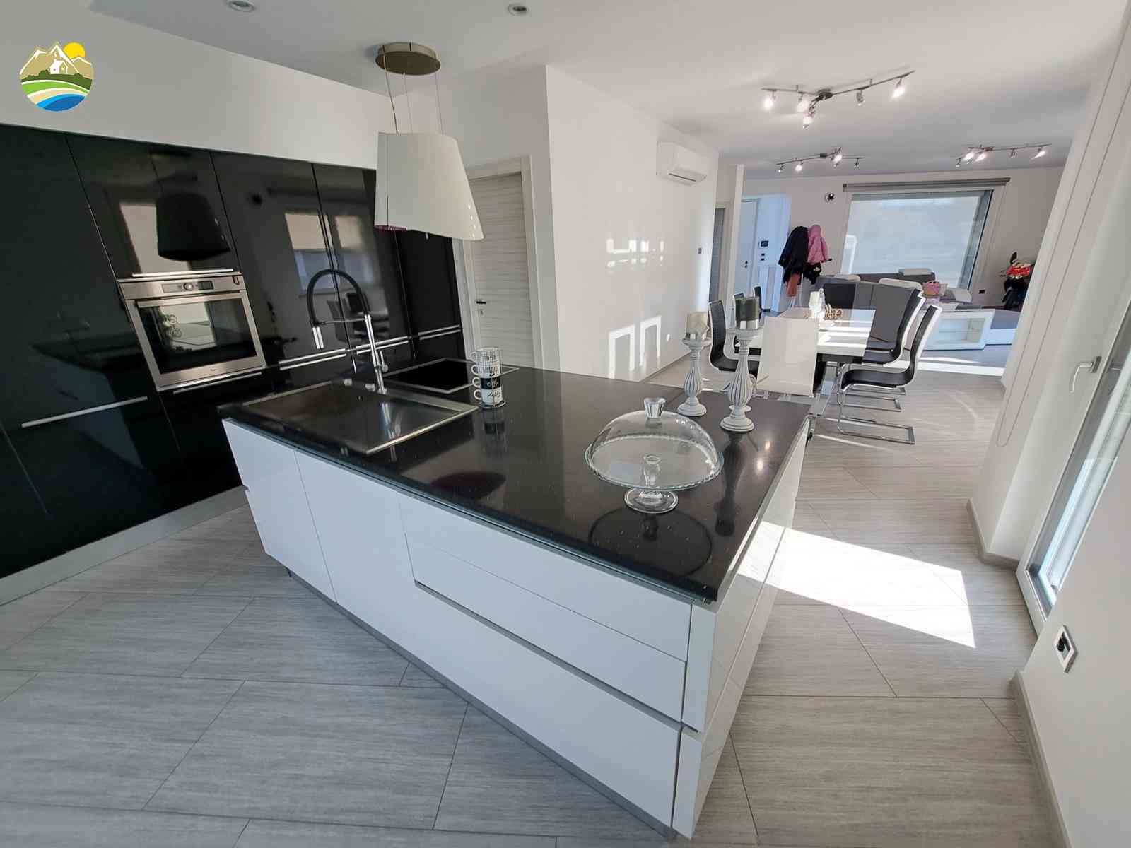 Villa Villa for sale Castiglione Messer Raimondo (TE), Villa Luce - Castiglione Messer Raimondo - EUR 709.995 930