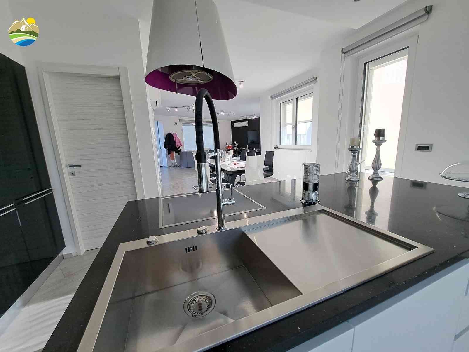 Villa Villa for sale Castiglione Messer Raimondo (TE), Villa Luce - Castiglione Messer Raimondo - EUR 709.995 940