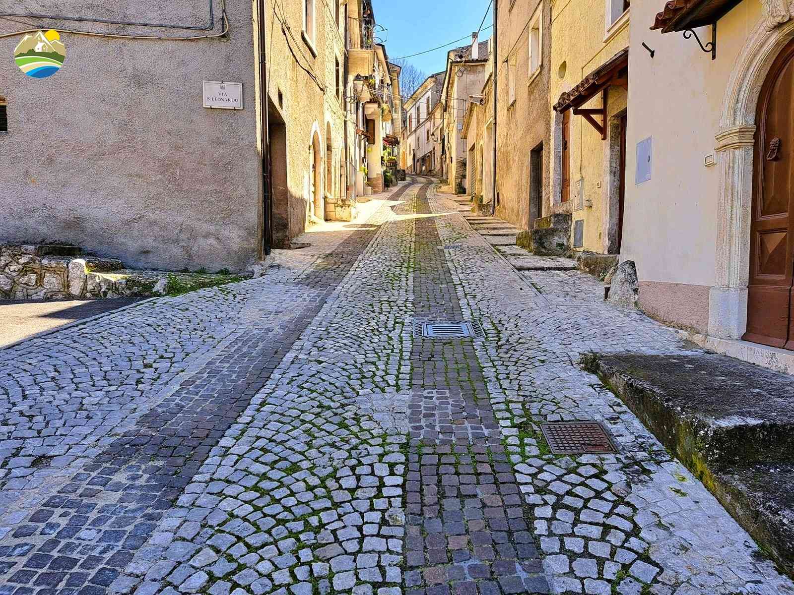 Historical Townhouse Historical Townhouse for sale Caramanico Terme (PE), Palazzo De Dominicis - Caramanico Terme - EUR 543.965 1190