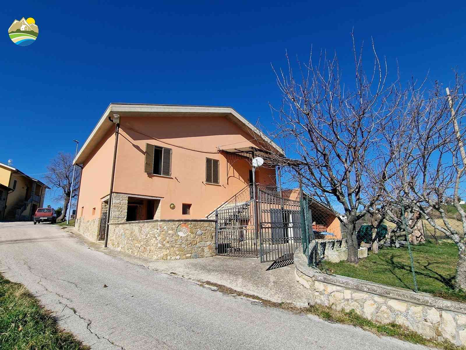 Country Houses Country Houses for sale Castelli (TE), Casa Fiocco - Castelli - EUR 147.460 1040