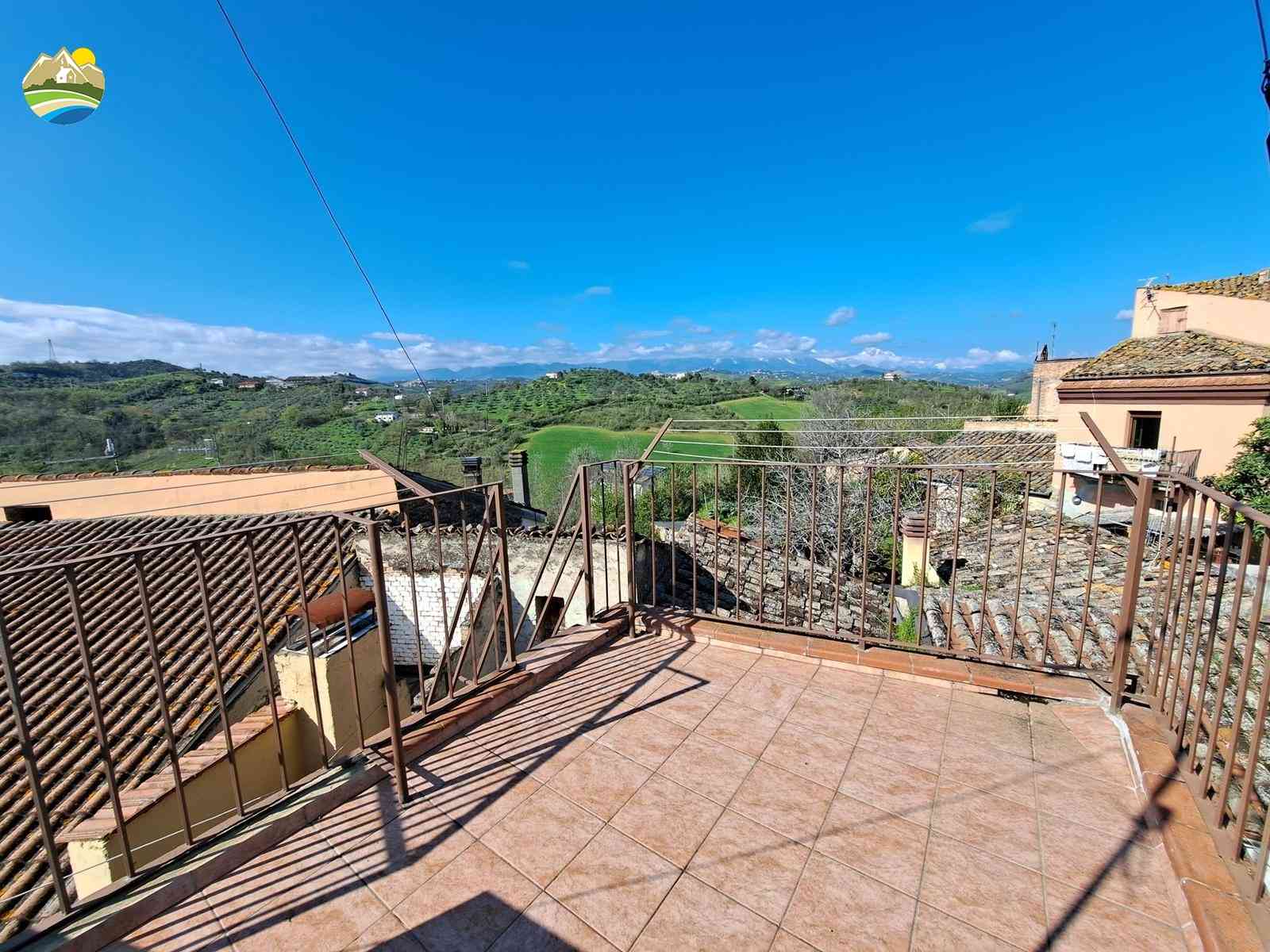 Townhouse Casa Napoli - Picciano - EUR 49.153