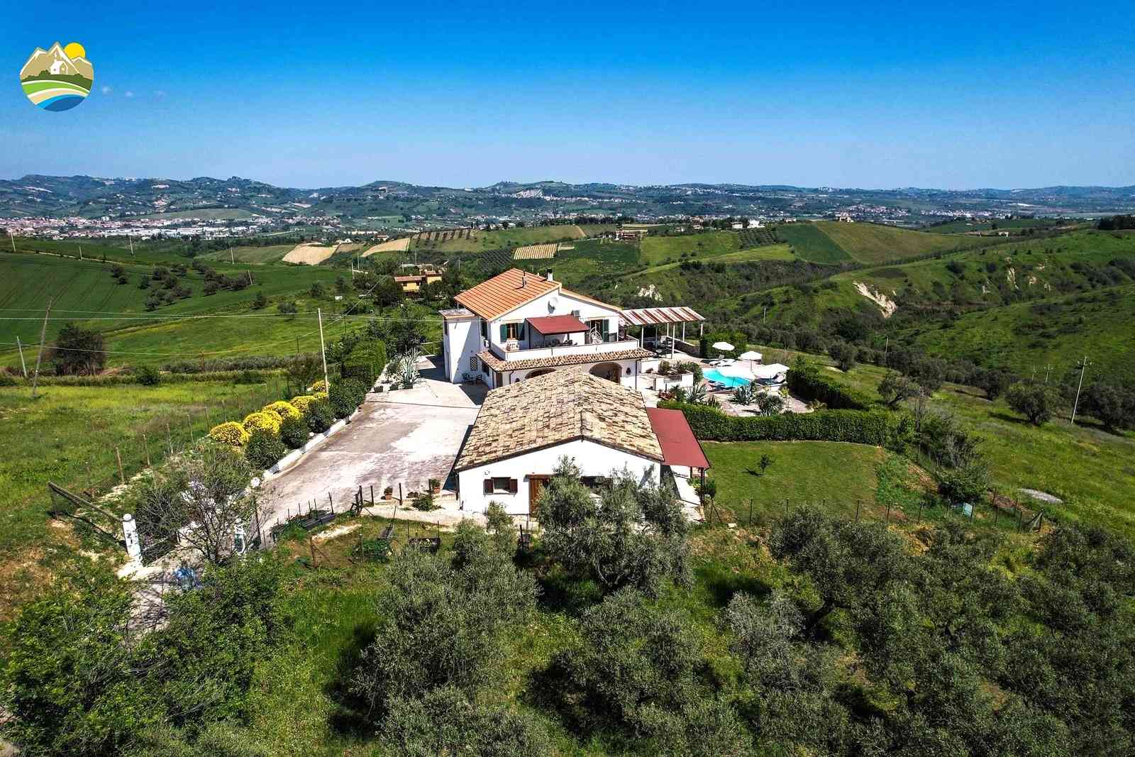 Villa Villa for sale Cellino Attanasio (TE), Villa Collina - Cellino Attanasio - EUR 464.227 1040
