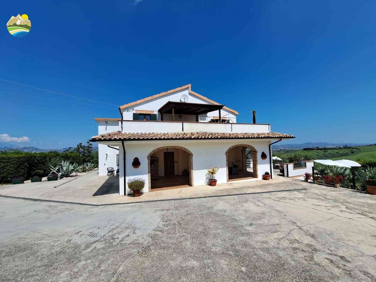 Villa Villa in vendita Cellino Attanasio (TE), Villa Collina - Cellino Attanasio - EUR 464.227 810