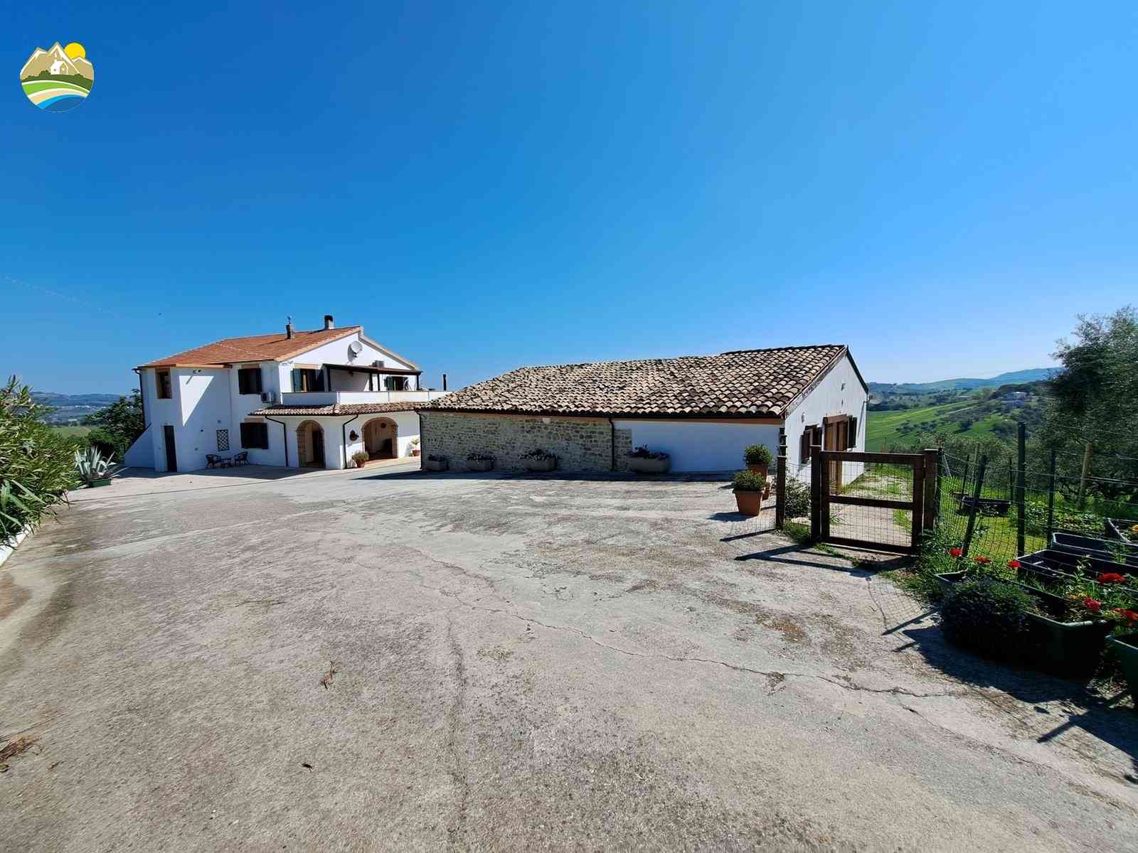 Villa Villa for sale Cellino Attanasio (TE), Villa Collina - Cellino Attanasio - EUR 464.227 900